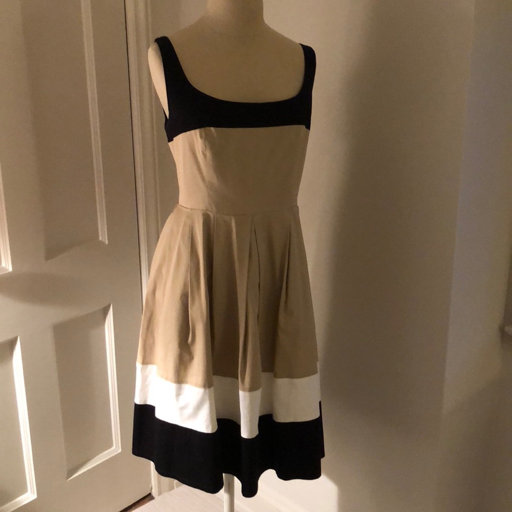 Pleated dress with pockets